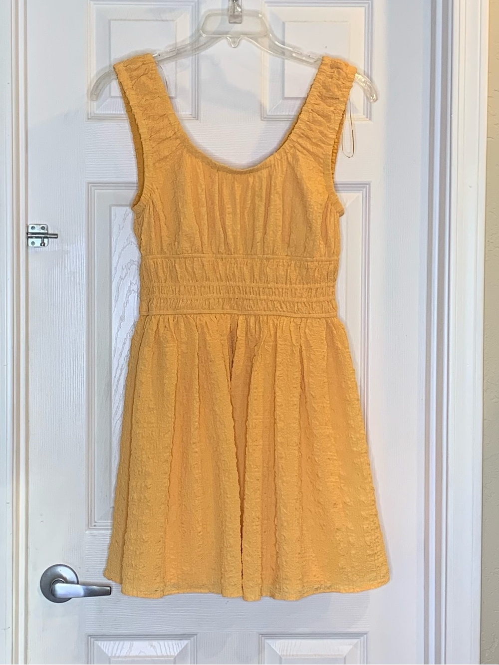 Gilli Sleeveless Ruched Midi Dress in Tangerine Size Large